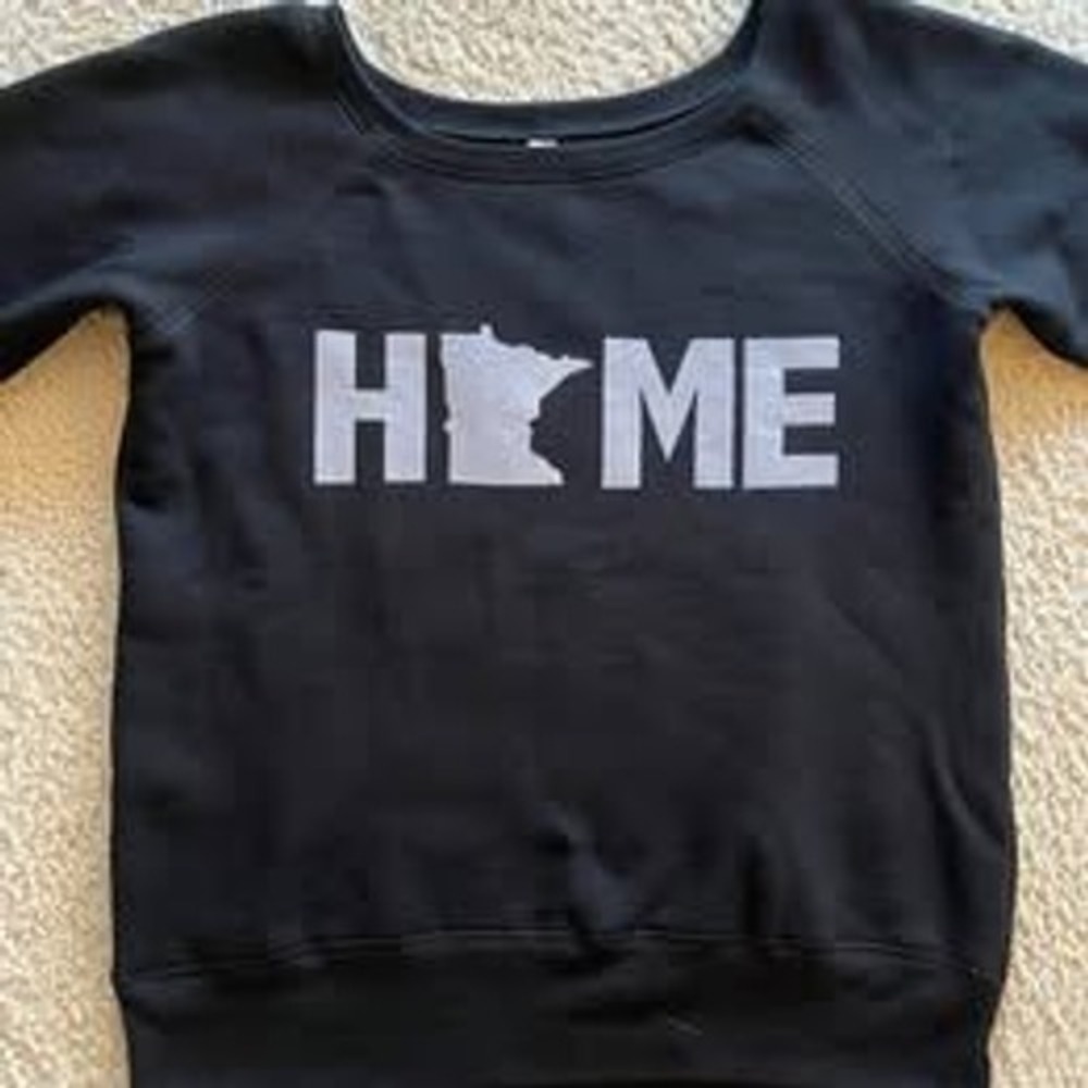 New Minnesota HOME Boat Neck Lightweight Sweatshirt Women L